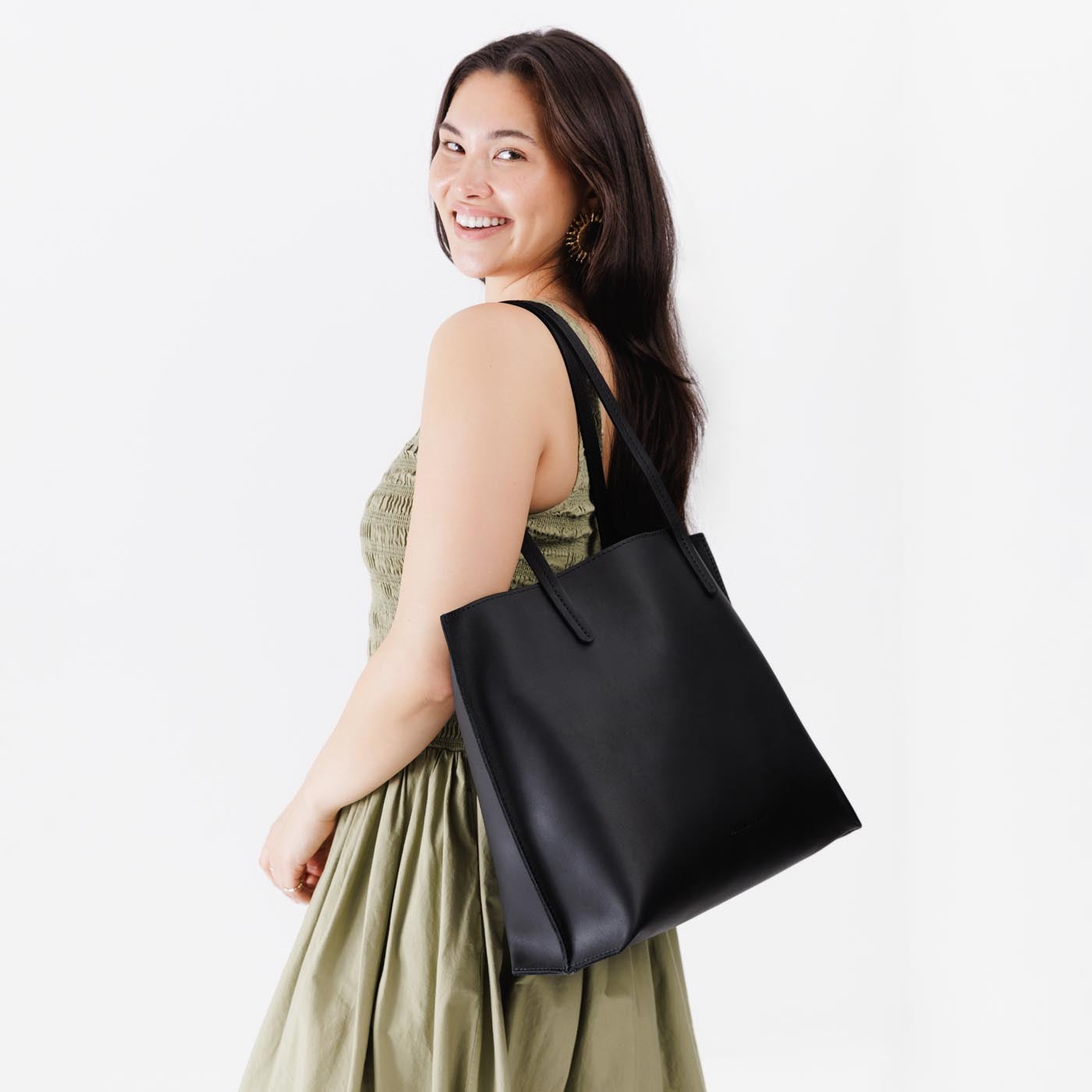 August Tote - Image 120