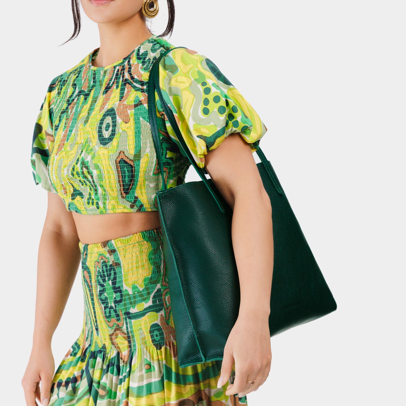 August Tote - Image 129
