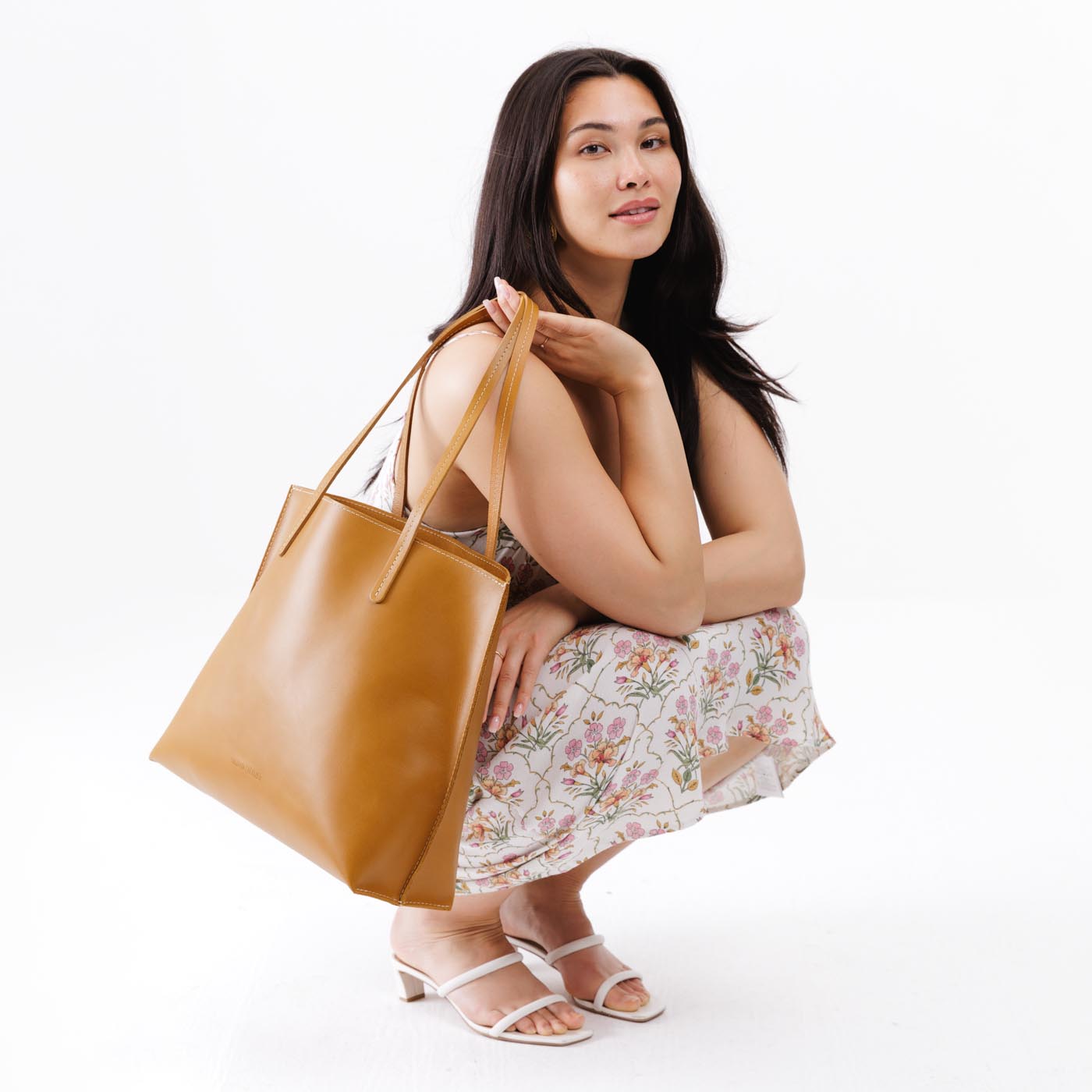 August Tote - Image 117