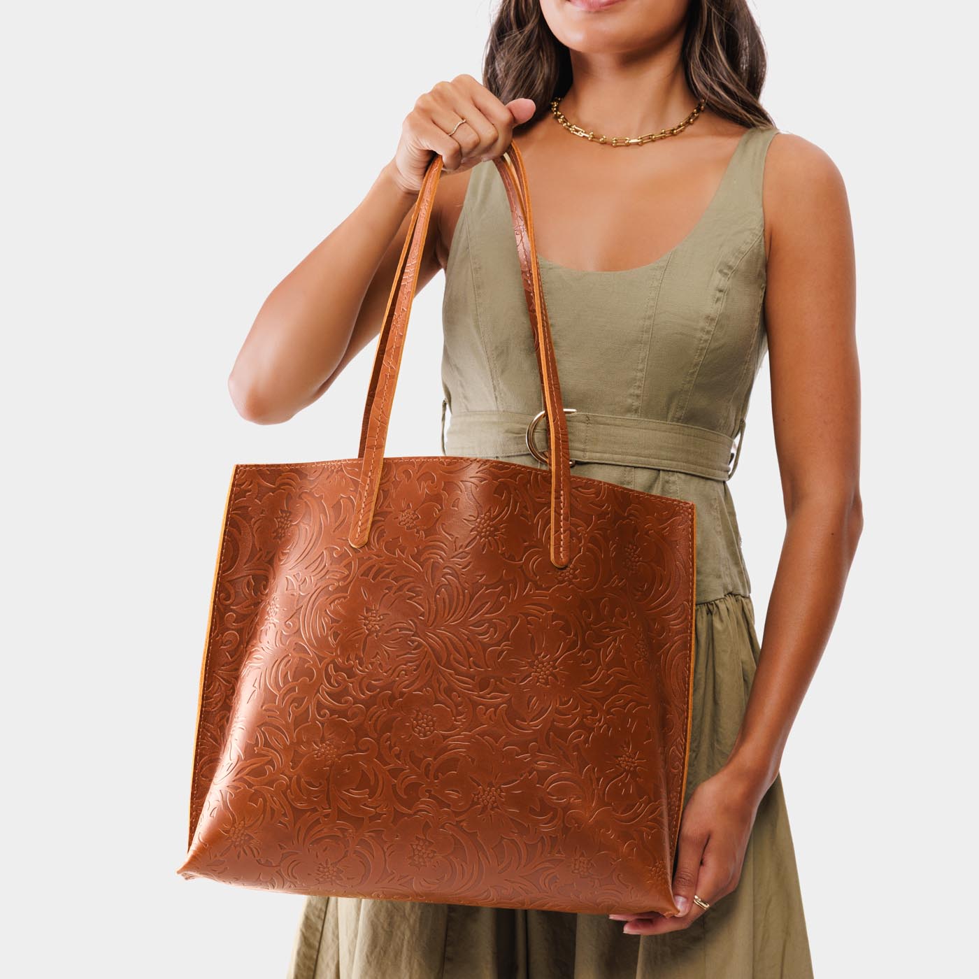 August Tote - Image 139