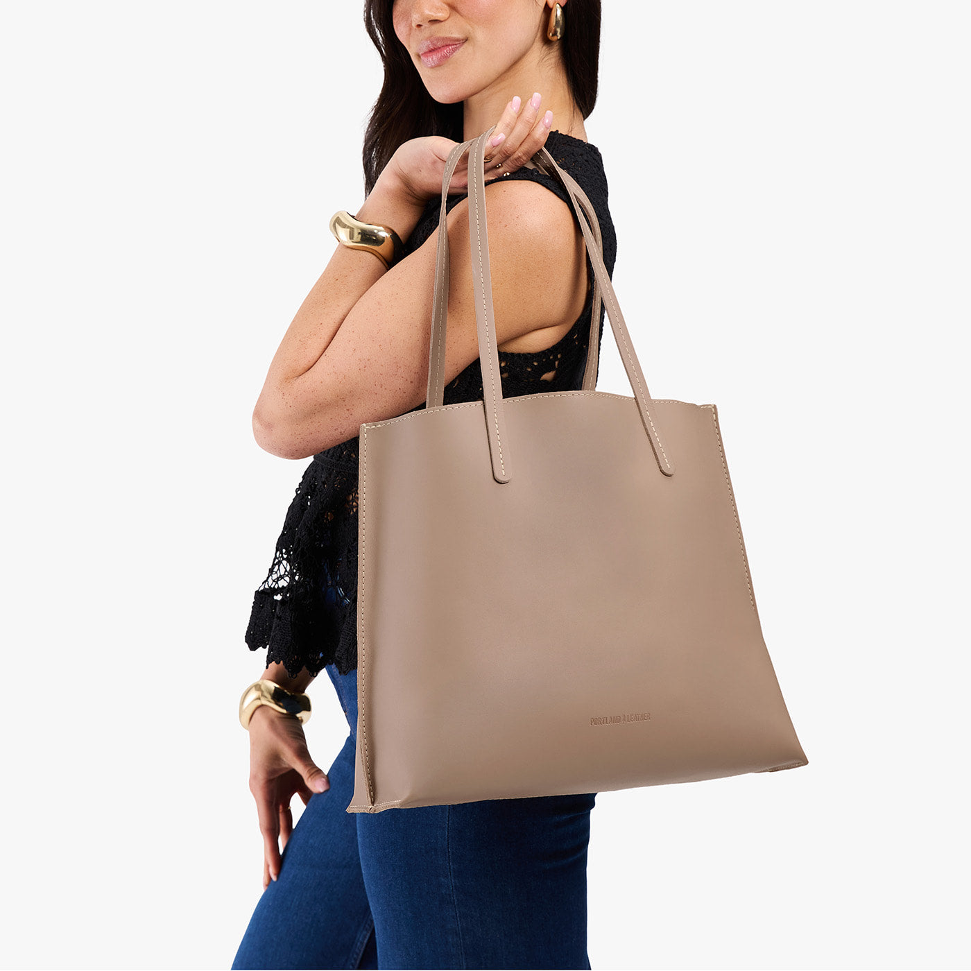 August Tote - Image 148