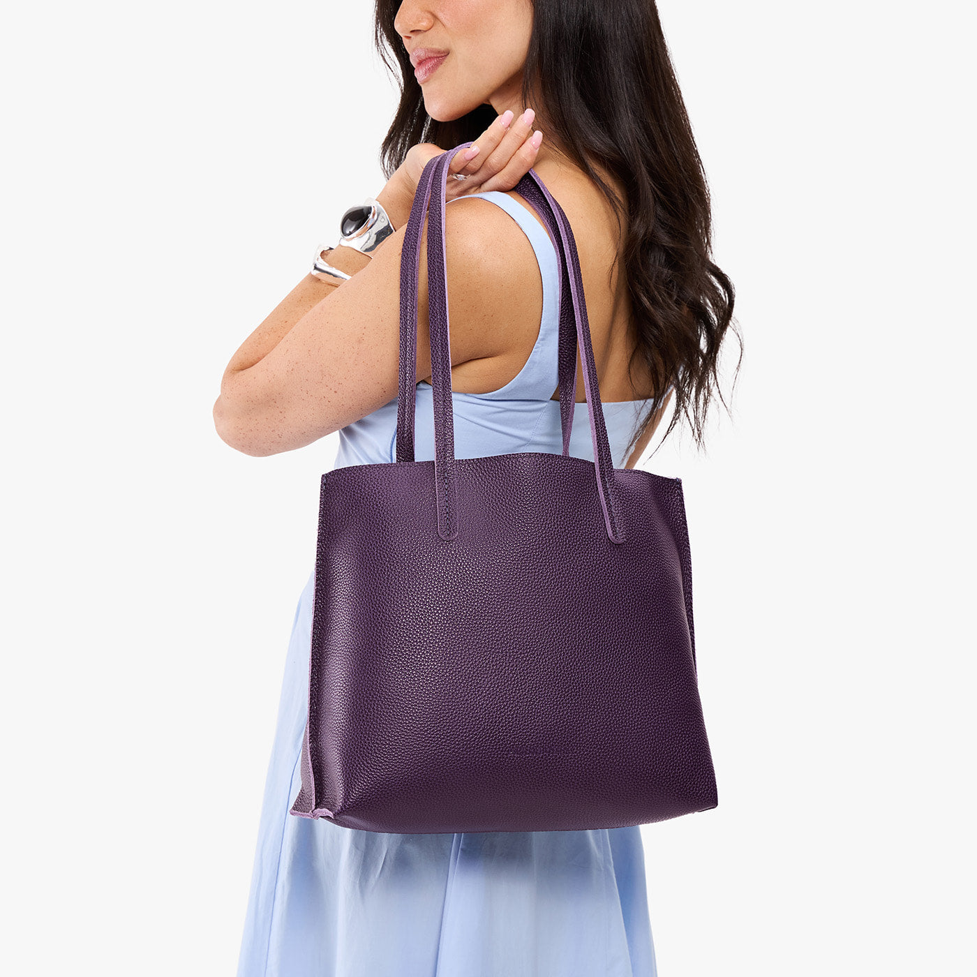 August Tote - Image 70