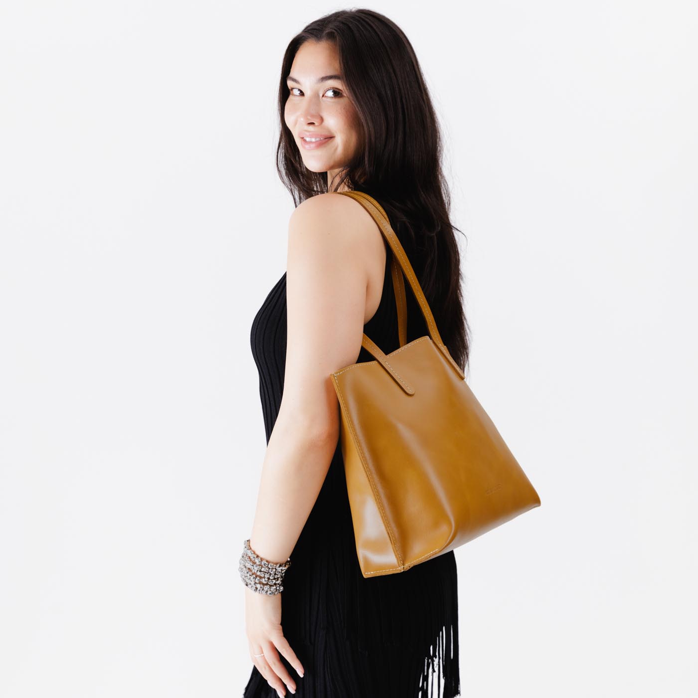 August Tote - Image 39