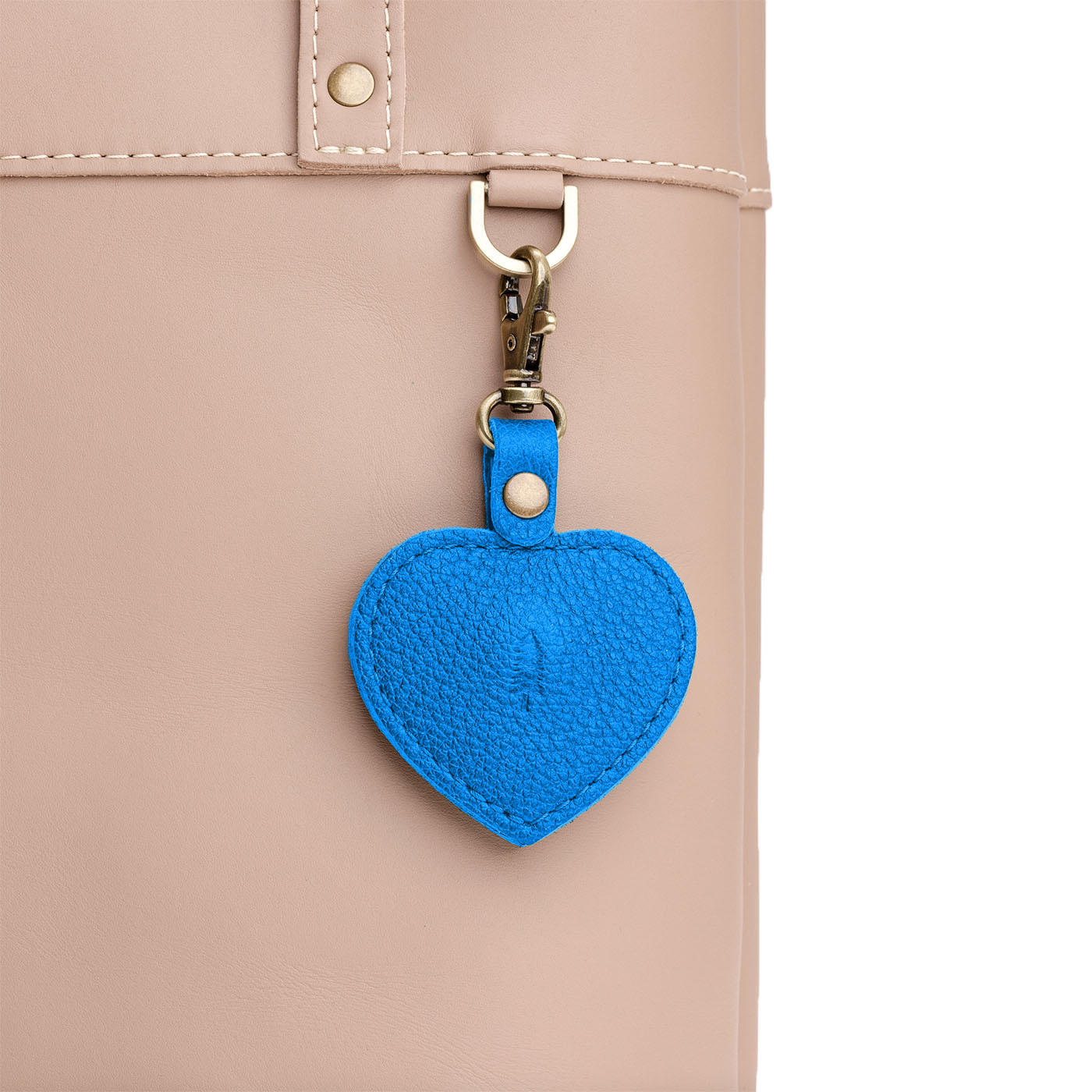 Heart AirTag Holder - Image 18